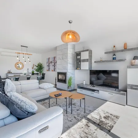 Linda V3 Lote 67 - Vip By Interhome *